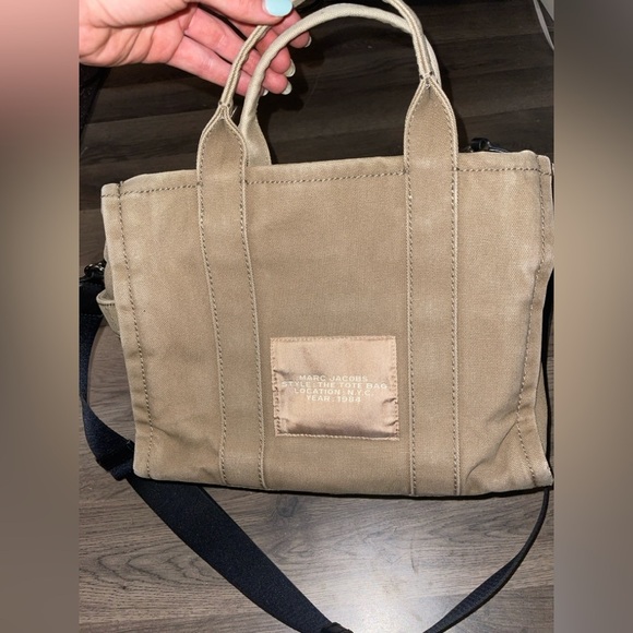 Marc Jacobs Tan and Black Tote Bag with Versatile Strap - Picture 5 of 6
